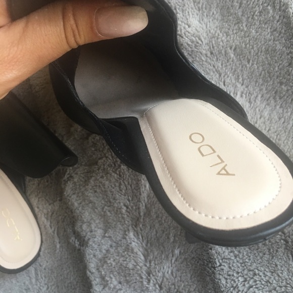 Leather Aldo Heels - Picture 6 of 7